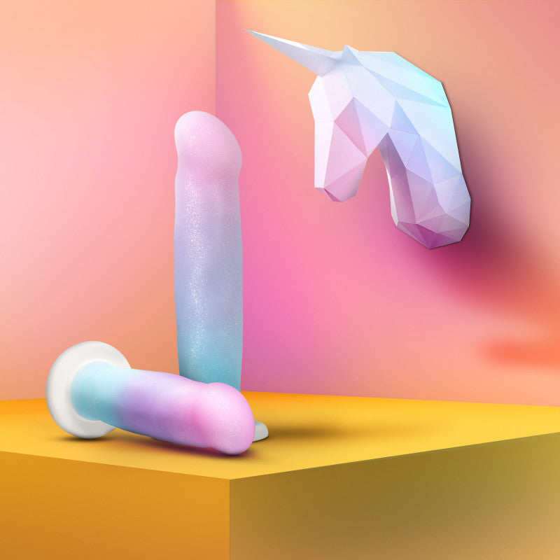 Avant - D17 - Lucky - Rainbow 20.3 cm Dong displayed with a unicorn head in a vibrant setting.