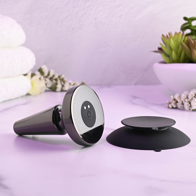 Evolved BEGINNER METAL PLUG - Black  11.2 cm USB Rechargeable Vibrating Butt Plug with silicone suction cup base.