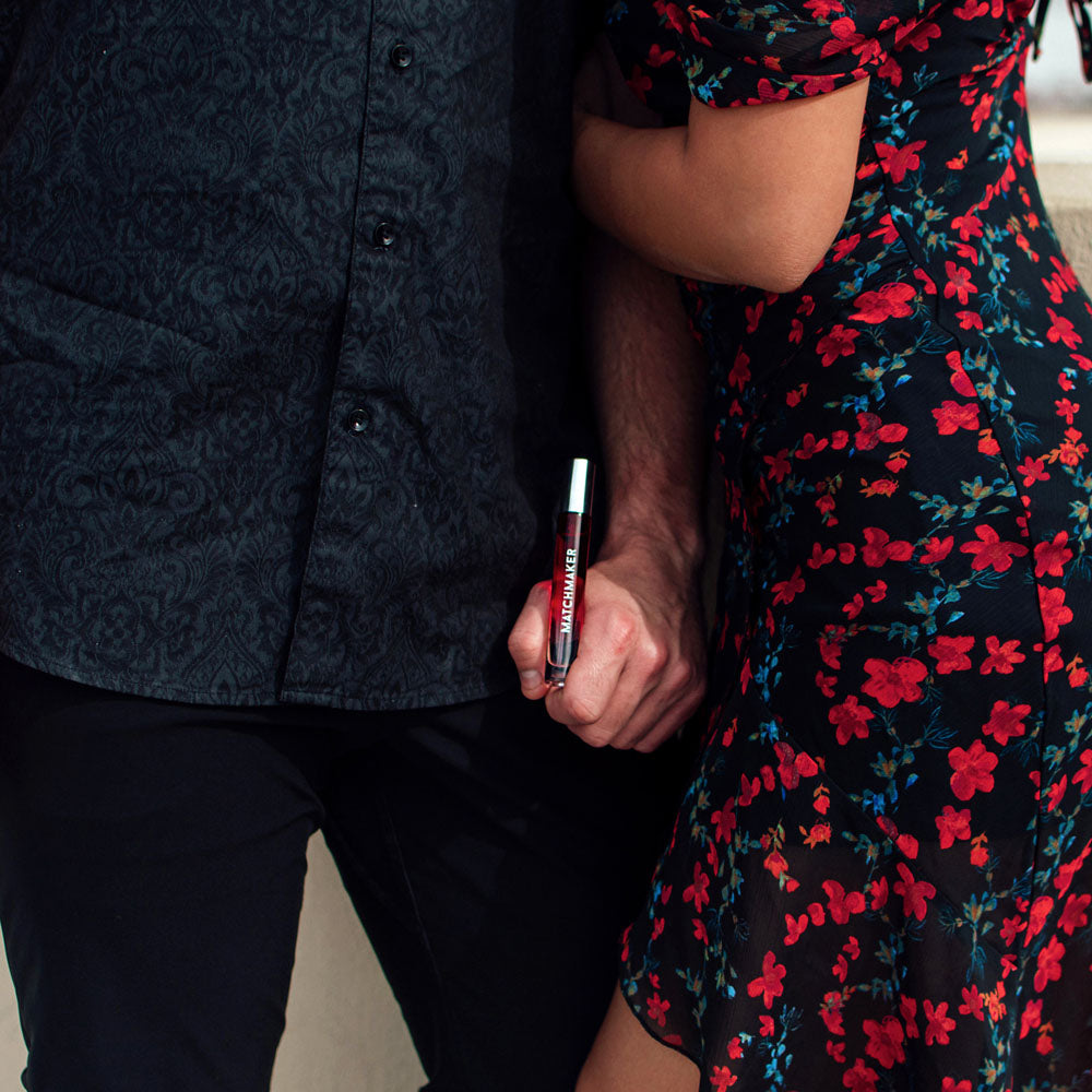 Eye of Love Matchmaker  Diamond - 10 ml - Pheromone Parfum for Women to attract Men - 10 ml Spray displayed by a couple.