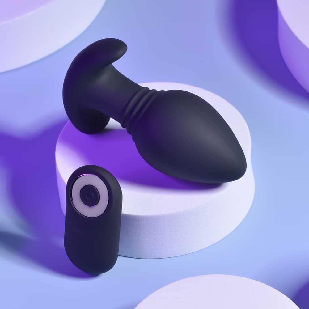 Playboy Pleasure PLUG & PLAY -  10.3 cm USB Rechargeable Vibrating Butt Plug with Wireless Remote
