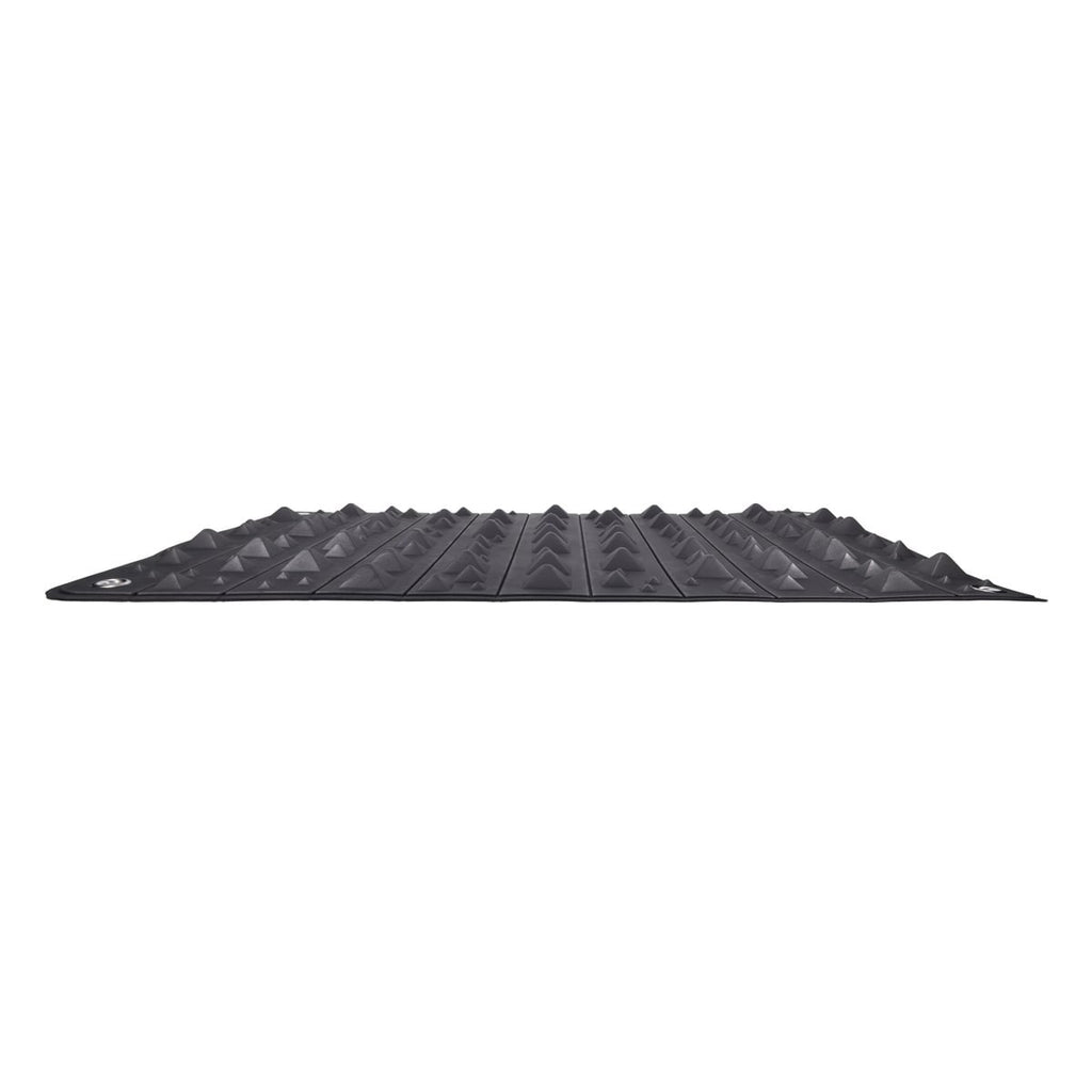 EDGE Spiked Punishment Mat - เสื่อสำหรับเล่นเพื่อกระตุ้นประสาทสัมผัส