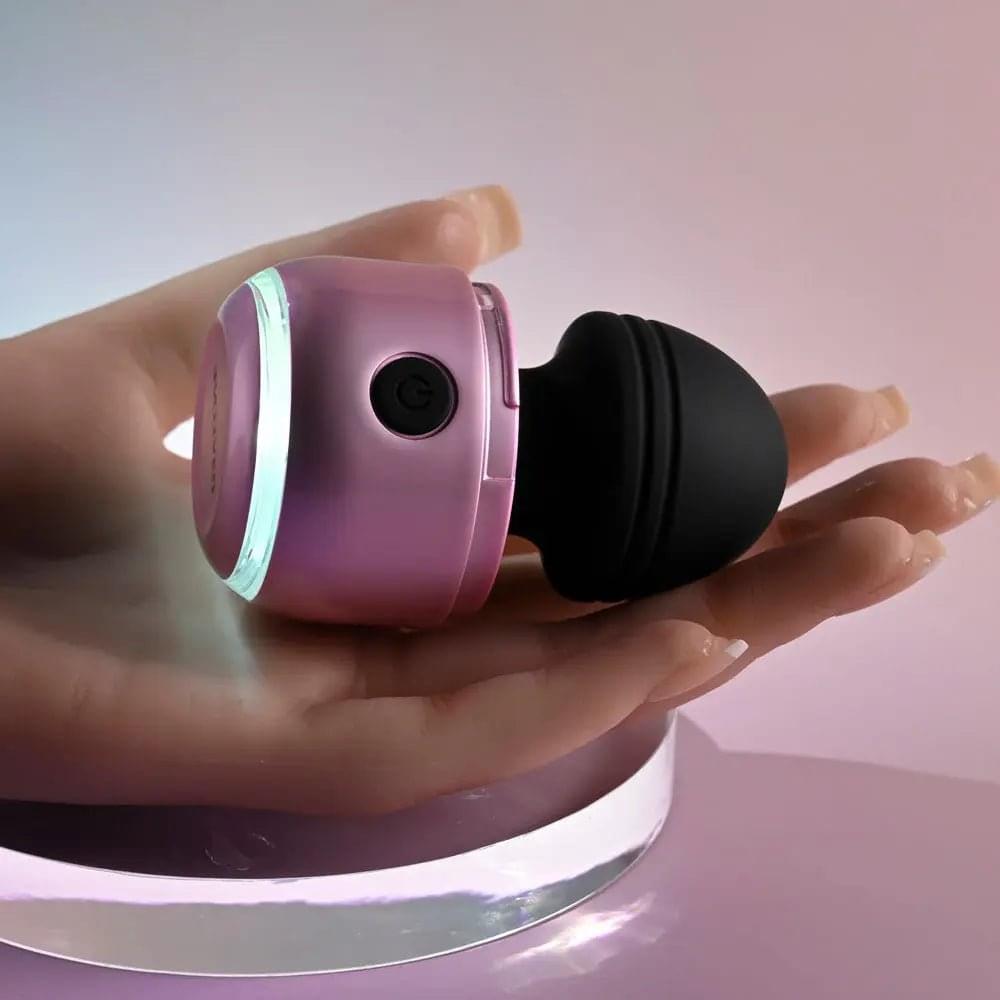 Evolved VACATION VIBES - VIBRATING - /Black 8.5 cm USB Rechargeable Vibrating Stimulator Evolved Discreet Intimate Essentials.