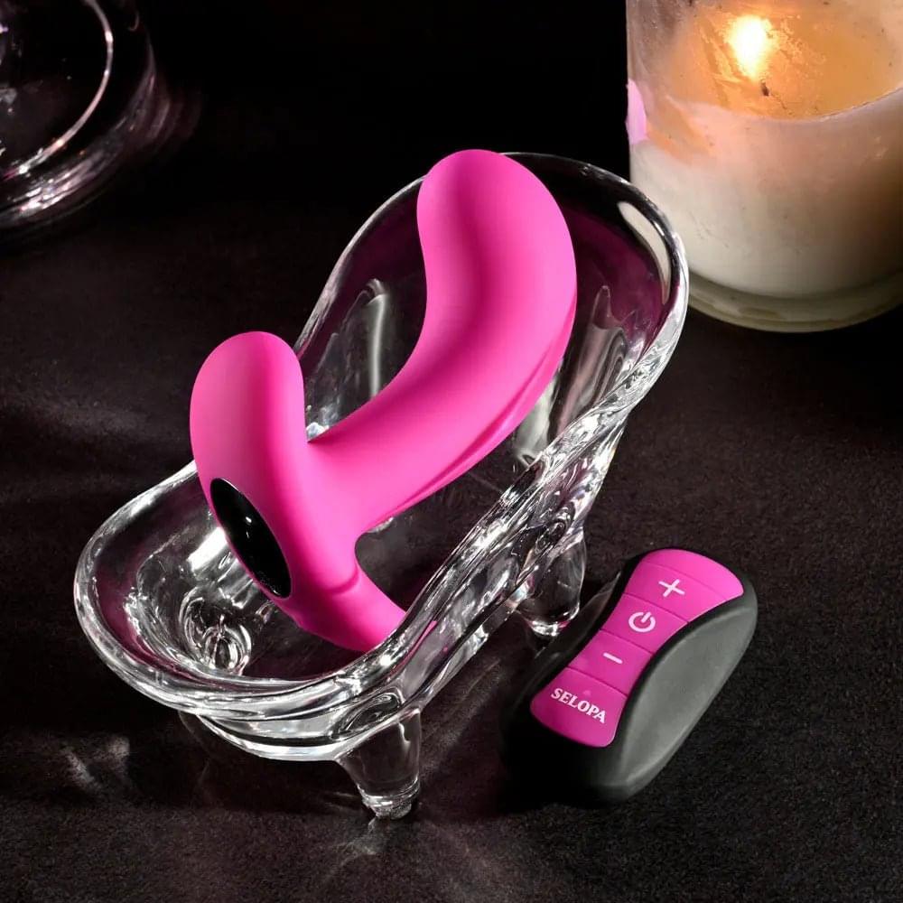 Selopa HOOKING UP -  9.5 cm USB Rechargeable Vibrator with Wireless Remote Selopa Discreet Intimate Essentials.